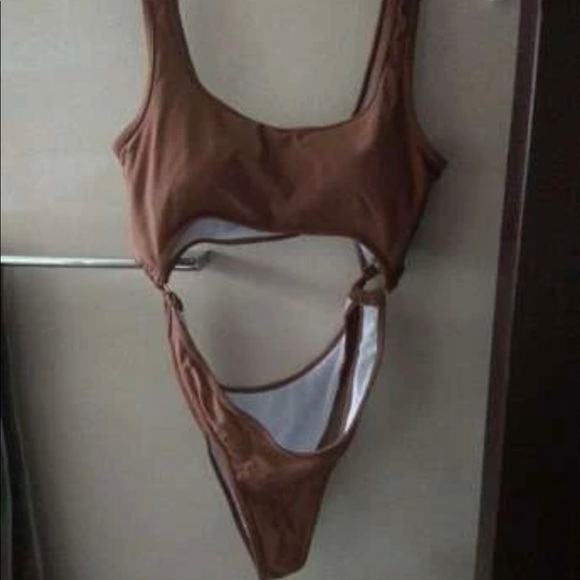 Cut-Out One Piece Swimsuit - Picture 5 of 5